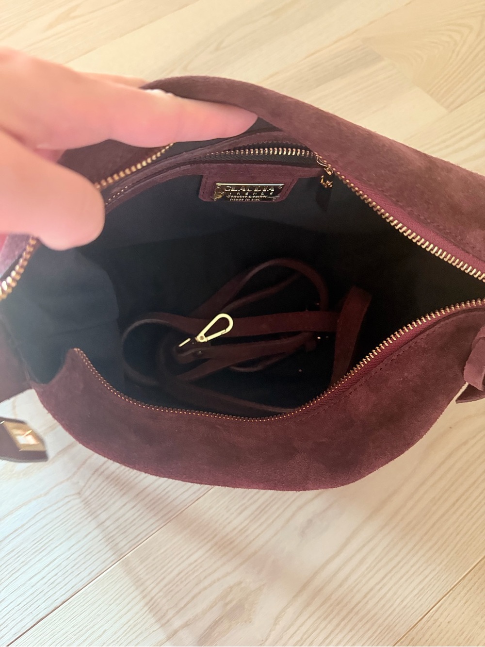 VIOLA CASTELLANI SMALL FOLDED HANDLE SATCHEL BURGUNDY SUEDE - Picture 5 of 13